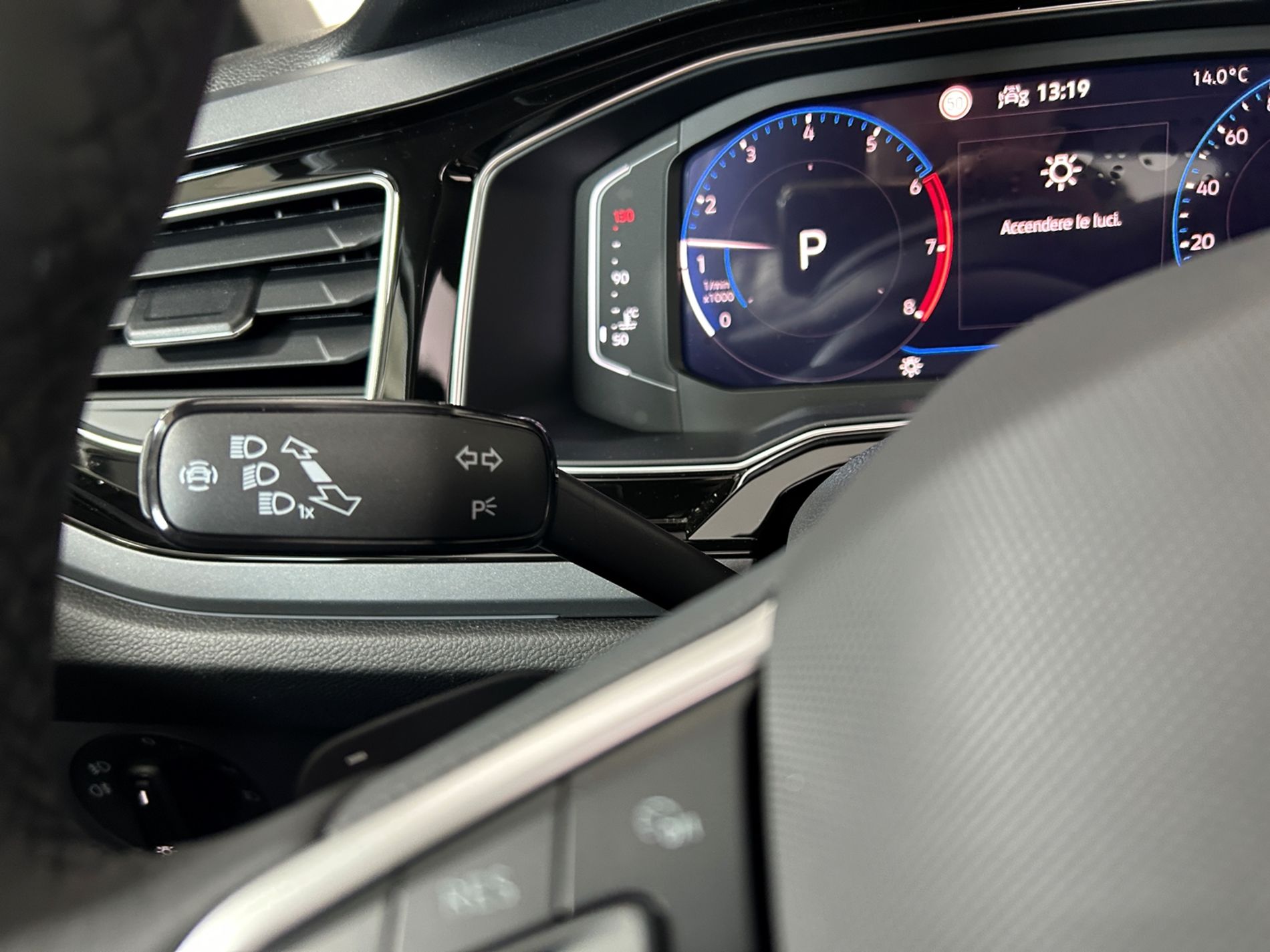 Volkswagen Taigo 1.0 tsi R-Line Plus 115 cv dsg tetto apribile e Fari Matrix - Autoviemme