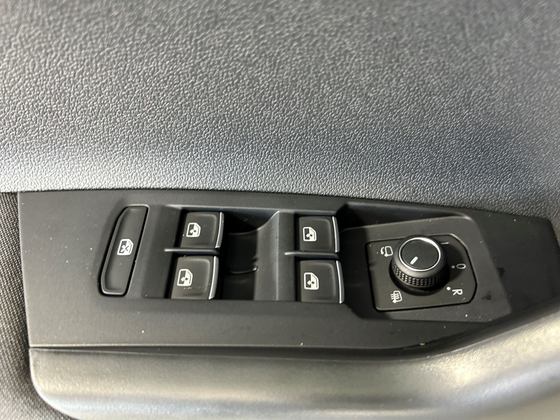Volkswagen Taigo R-Line Plus tetto apribile 1.0 tsi  115 cv dsg - Autoviemme