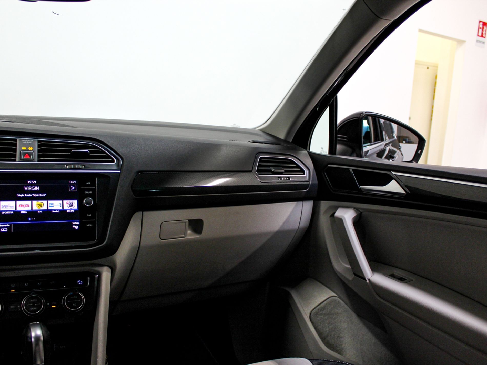 Volkswagen Tiguan 2.0 tdi R-Line 150cv dsg   - Autoviemme