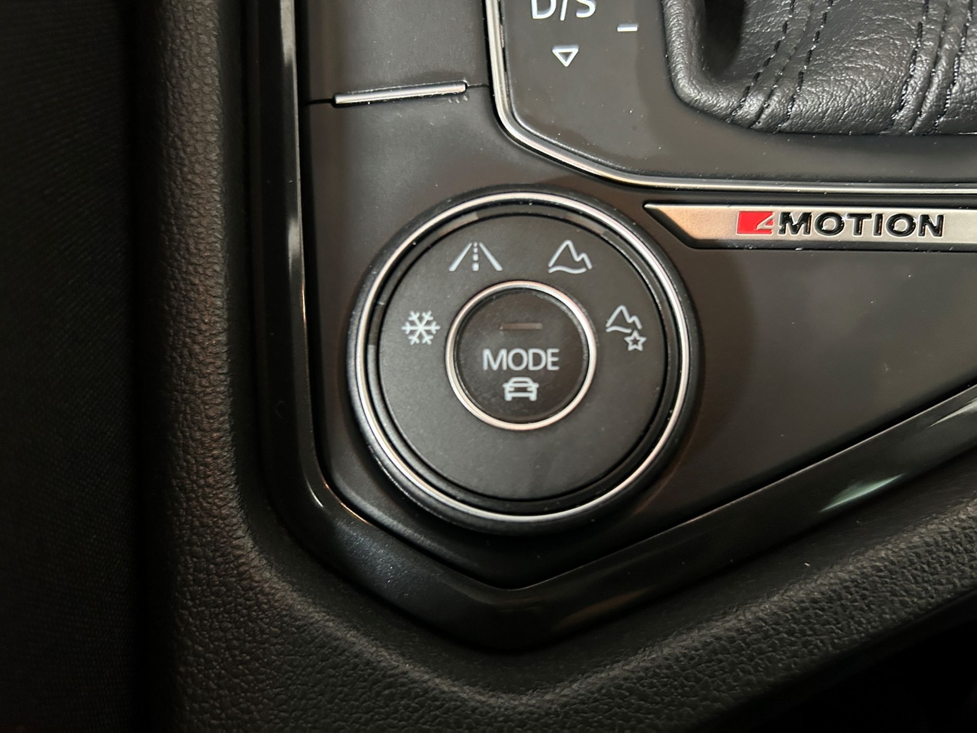 Volkswagen Tiguan 2.0 tdi Sport 4motion 150cv dsg gancio traino - Autoviemme