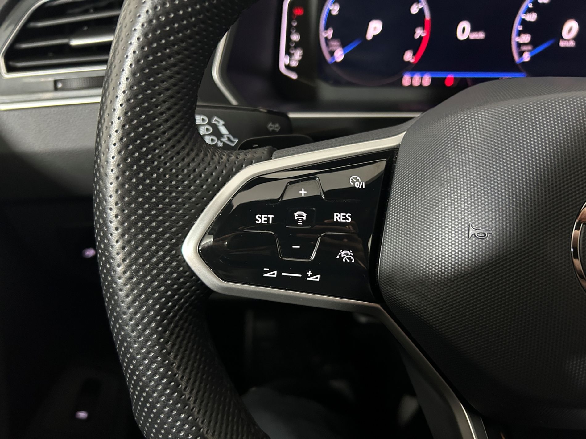 Tiguan R-Line DSG - Autoviemme