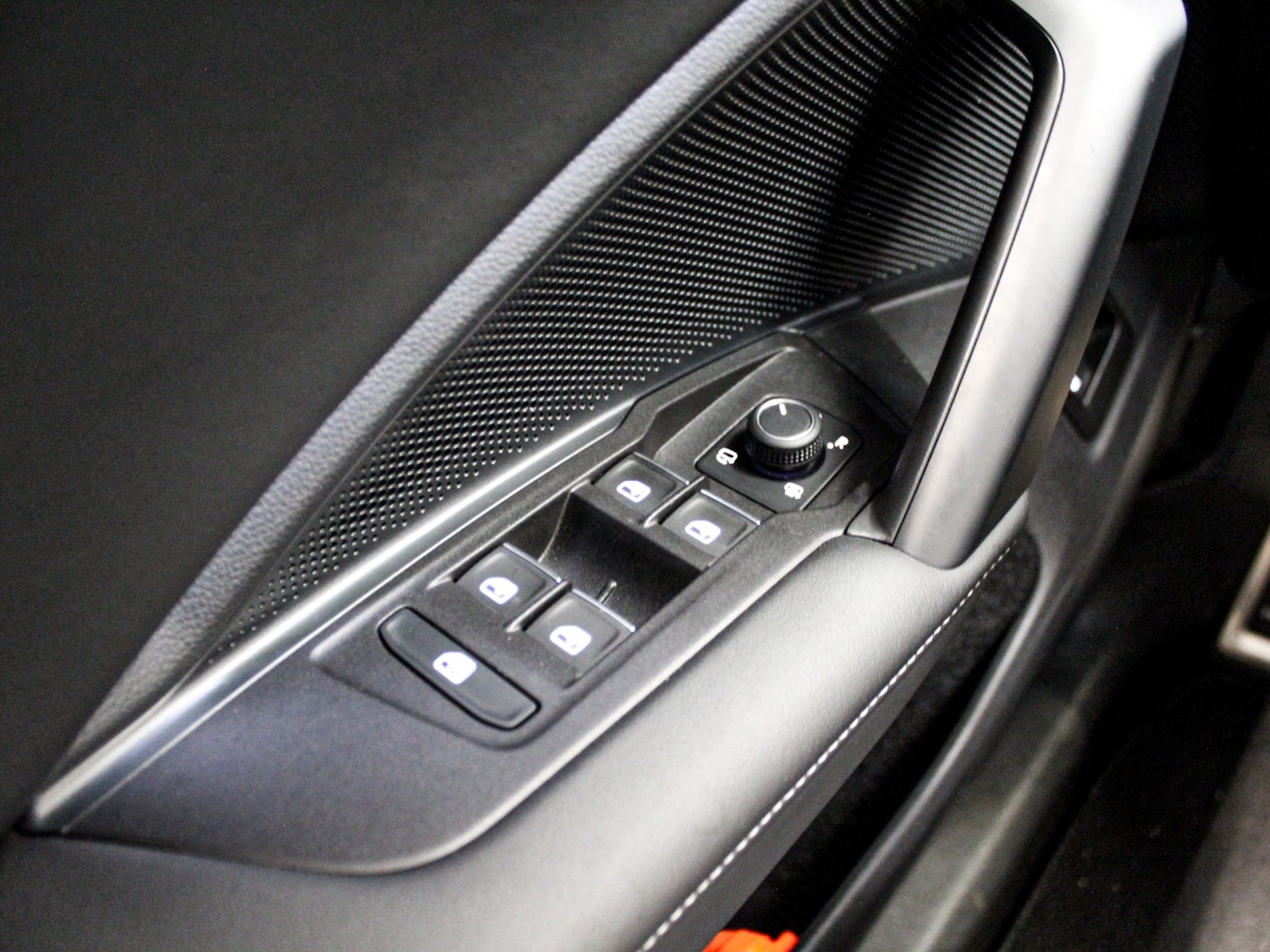 Tiguan 1.5 etsi R-Line 150cv dsg - Autoviemme