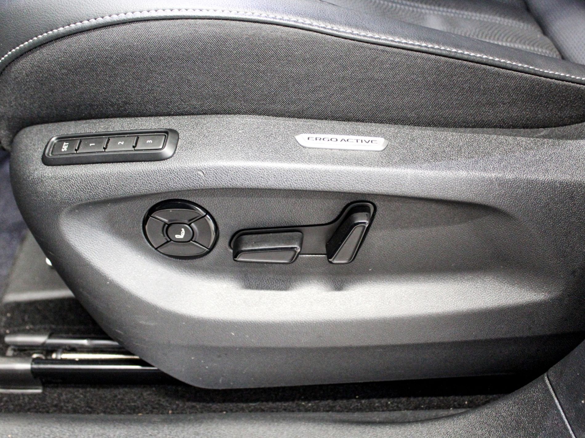 Tiguan 1.5 etsi R-Line 150cv dsg - Autoviemme