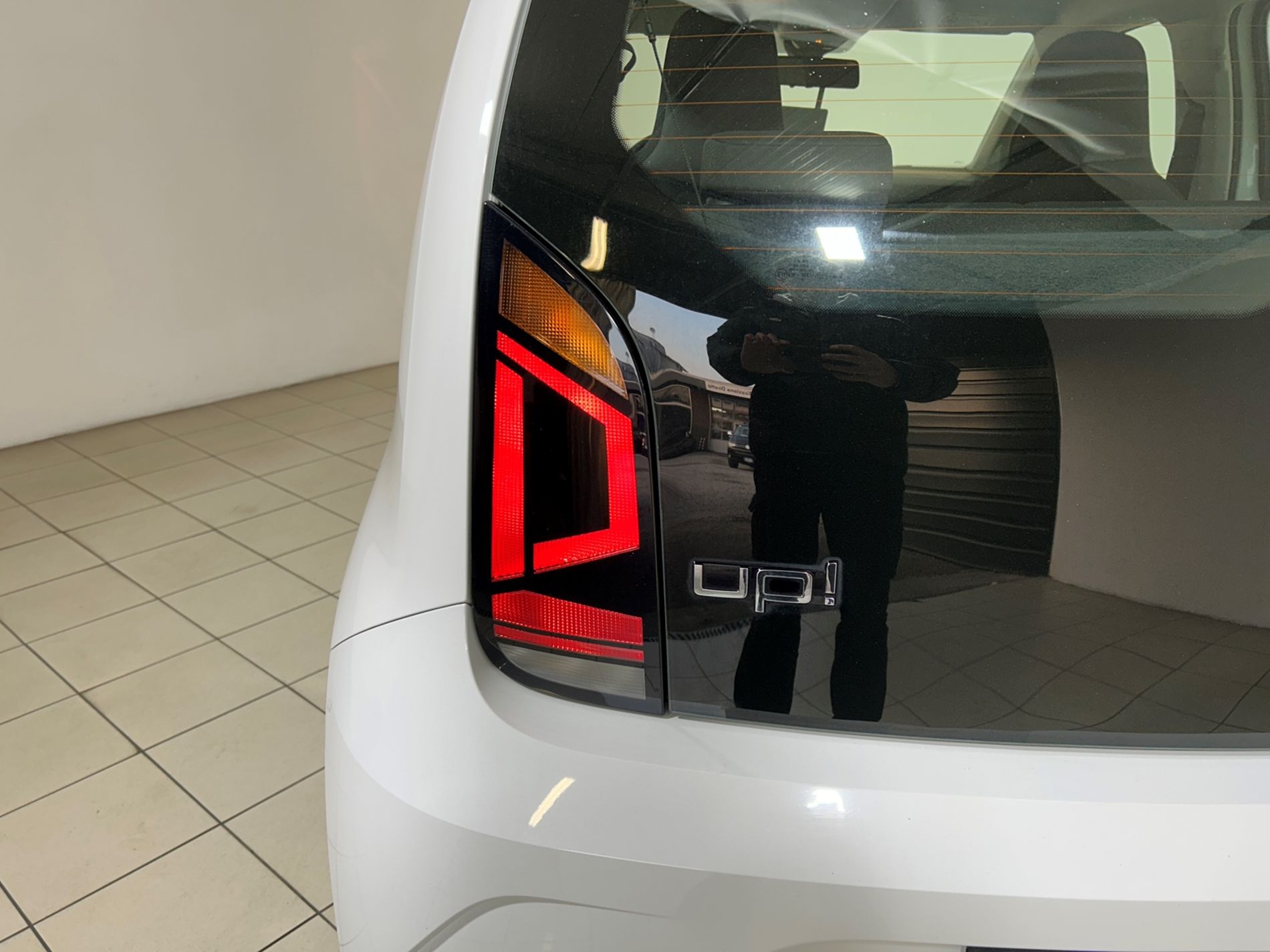 Volkswagen Up 1.0 60cv - Autoviemme