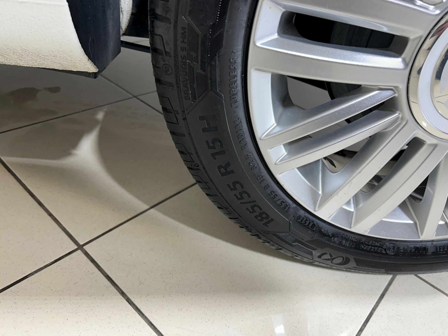 Volkswagen Up 1.0 60cv - Autoviemme