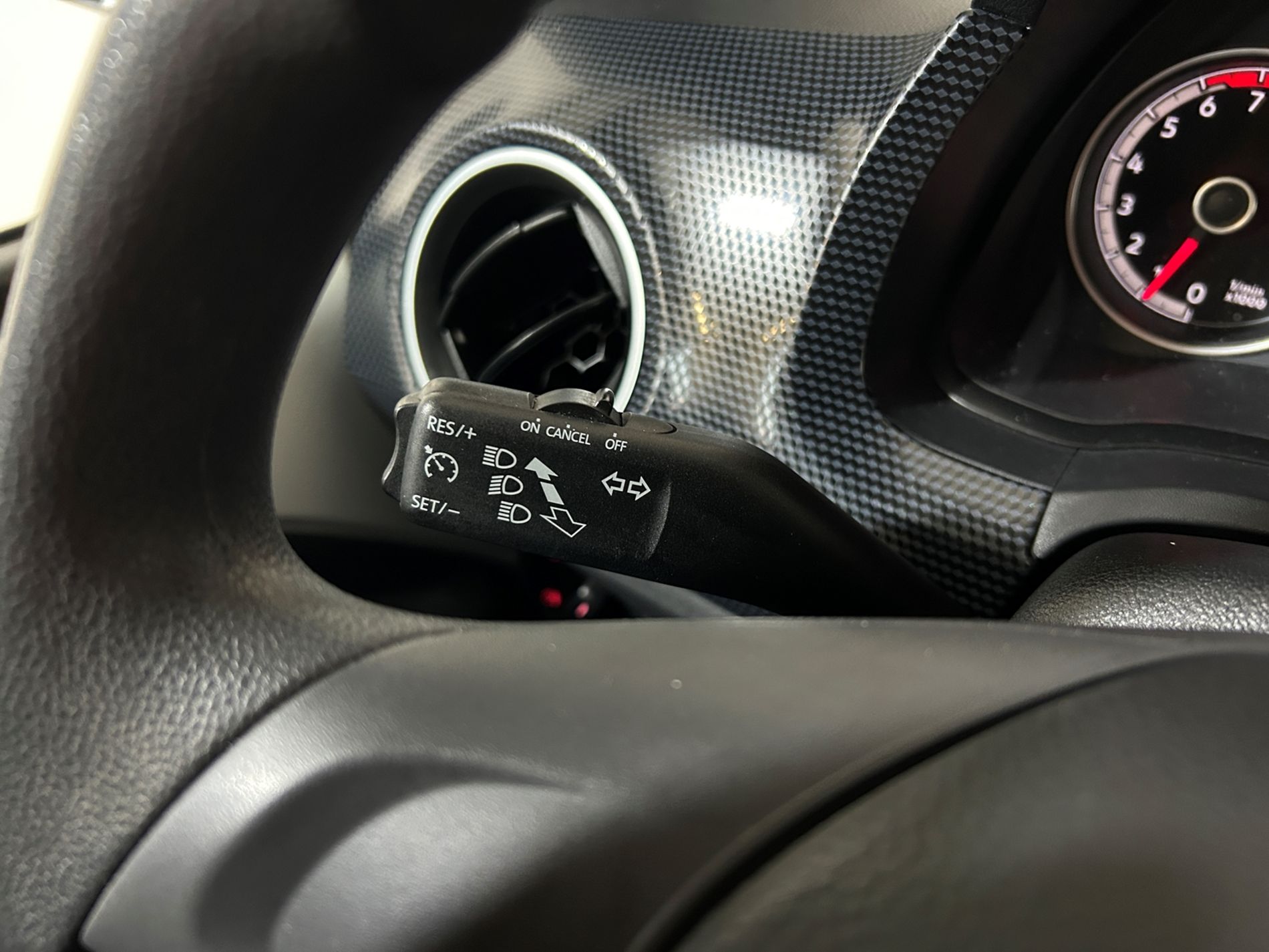 Volkswagen Up 1.0 60cv - Autoviemme