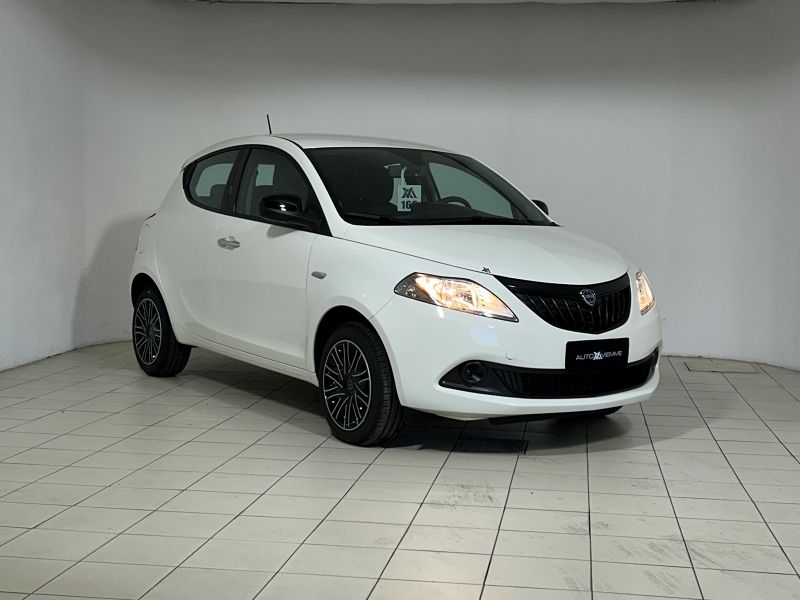 LANCIA Ypsilon Ypsilon 1.0 firefly hybrid Oro s&s 70cv - Autoviemme